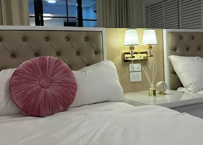 Apartment Japanese In Laloma Qc Near Chinese Gen *